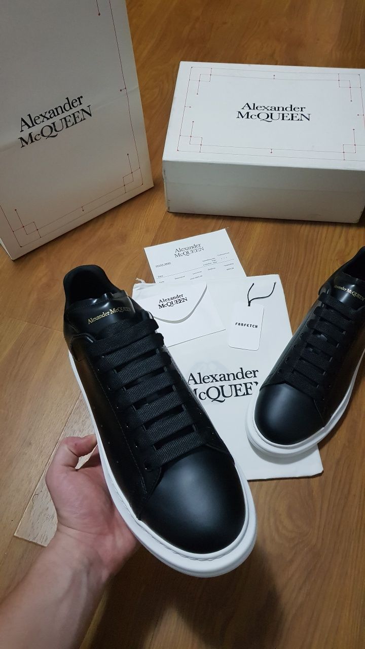 Adidași Alexander McQueen • STOC: 44 • Livrare rapidă 1-2 zile •