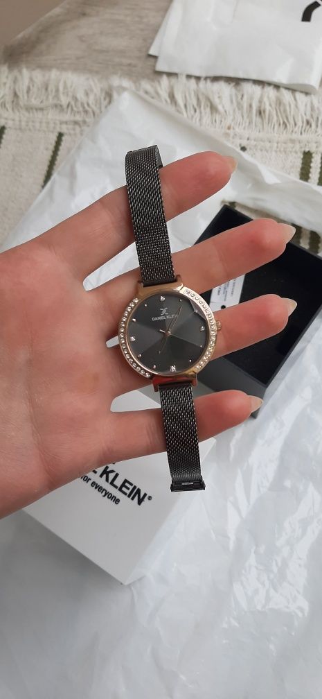 Продам часы женские Daniel Klein