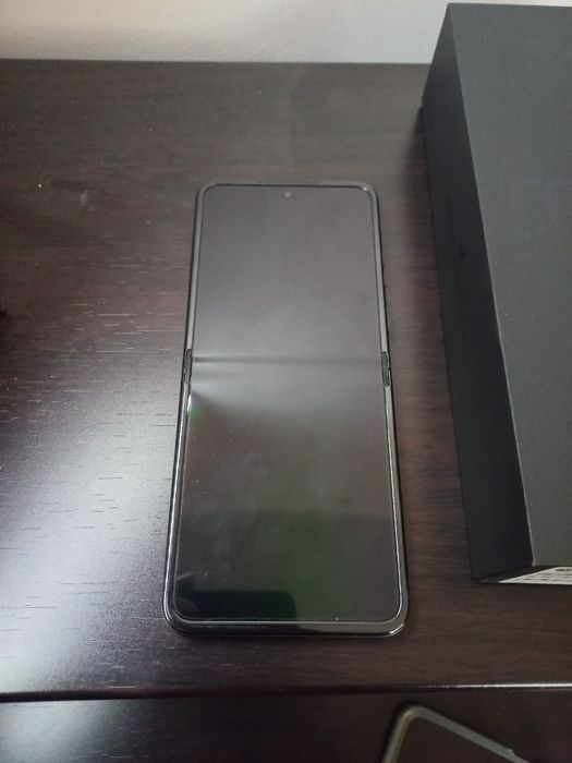 Motorola razr 50