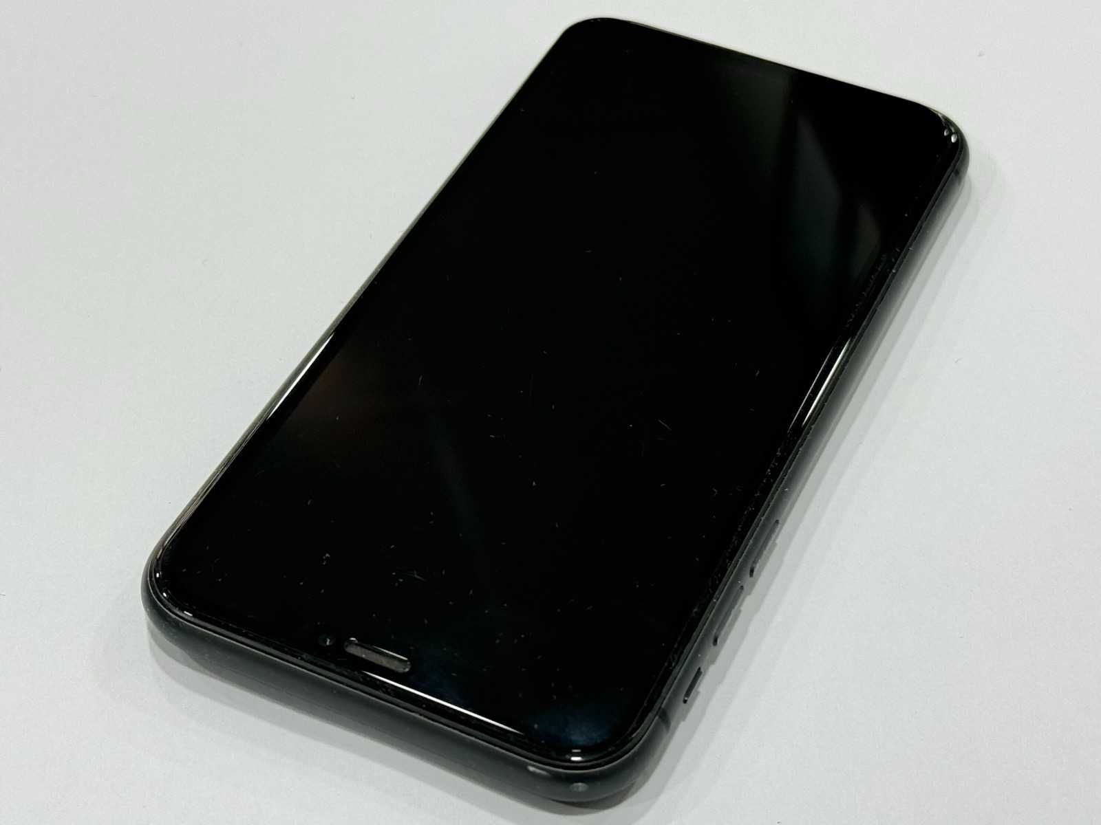 iPhone 11 – 64GB black