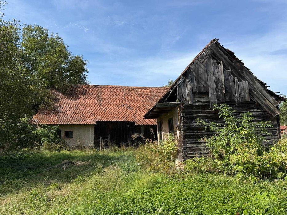 Casa cu teren intravilan, Teren extravilan
