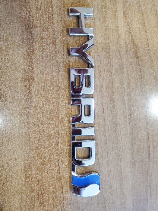 Метални емблеми   HYBRID и TURBO