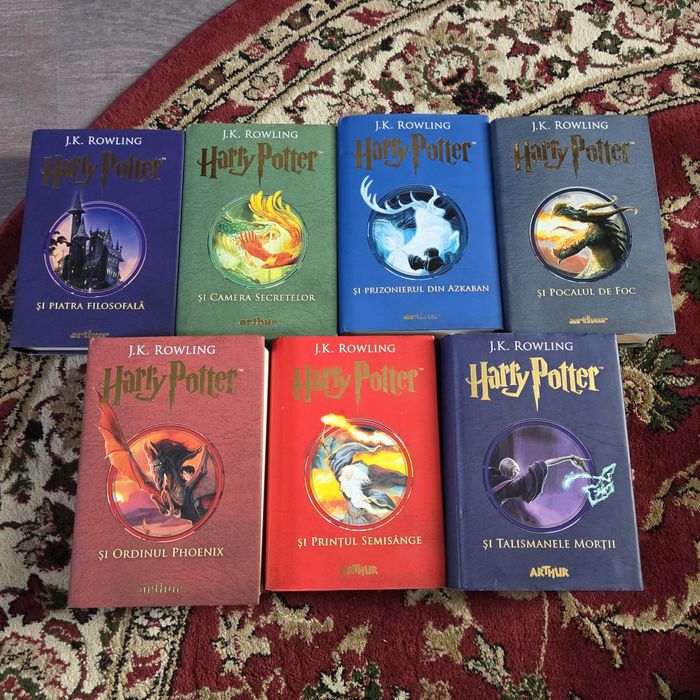 Seria Harry Potter + cufar original, bonus volumul 8 in engleza