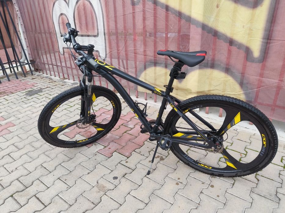 29 CORELLI Zoi MDB black-yellow