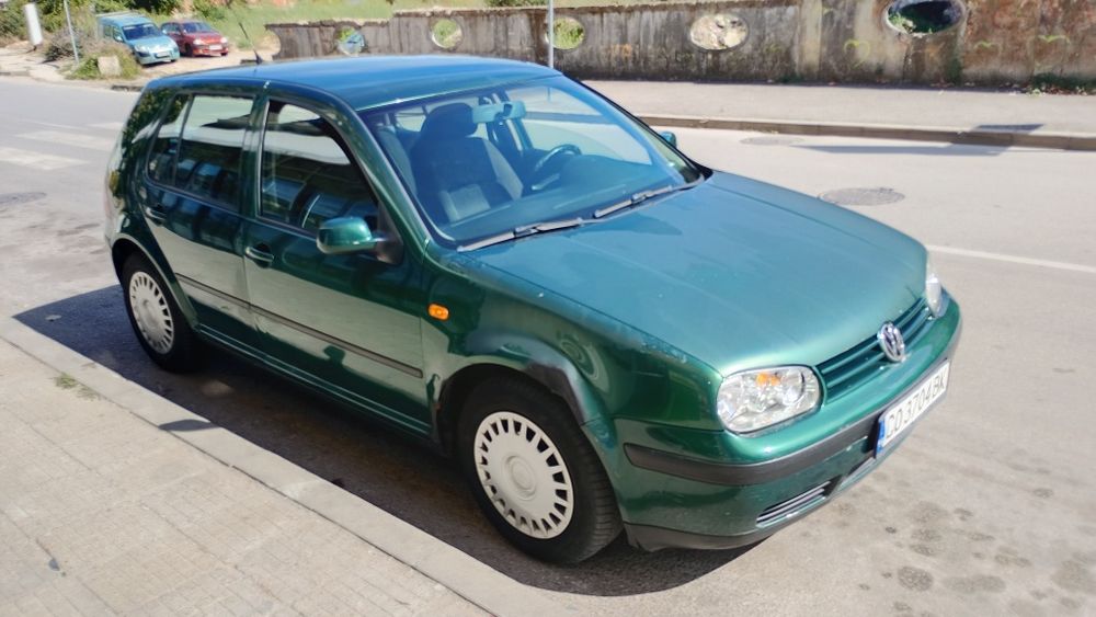 Продавам Кола за работа vw golf 4/1.4 газ бензин.всичко платено