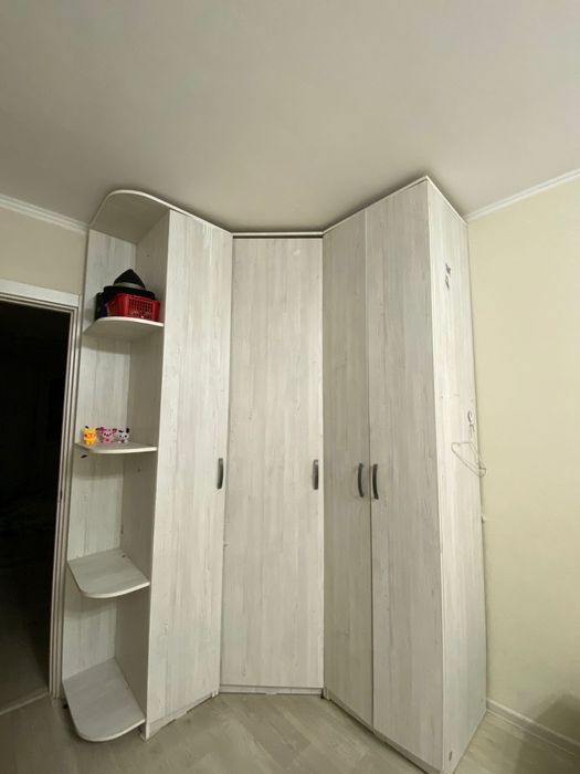 Продается угловой шкаф