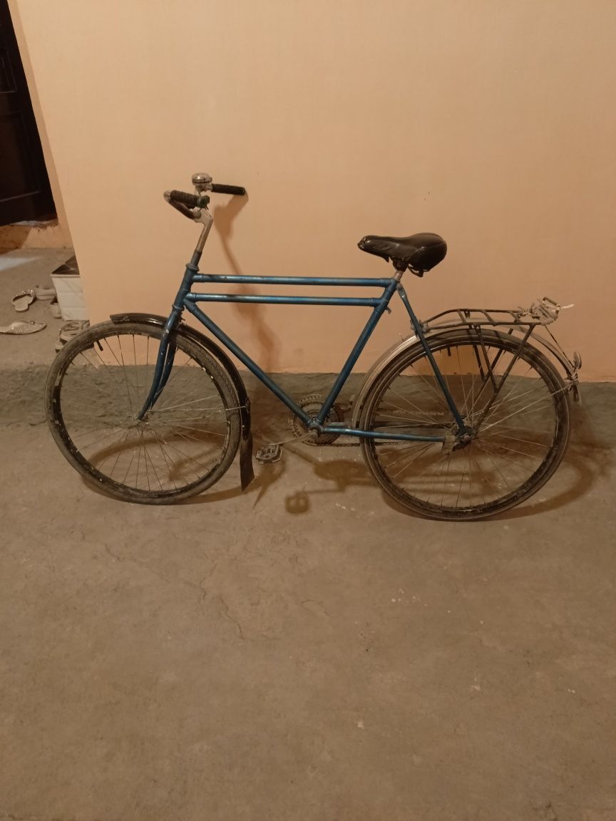 Velosiped 28 li Ural sotiladi