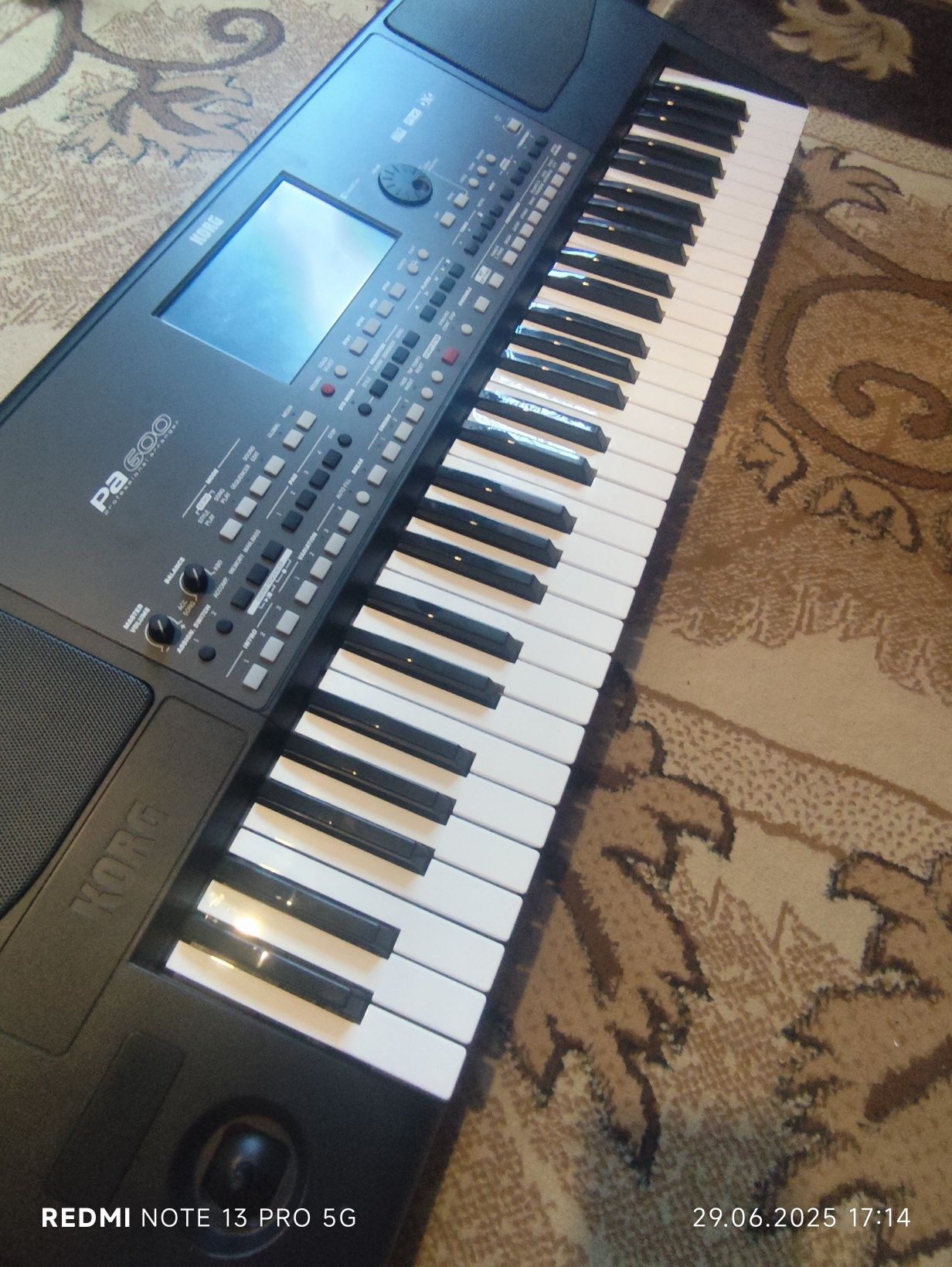 Vând korg Pa 600