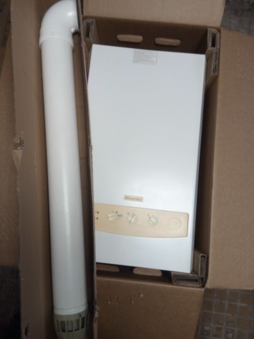 Centrală termică pe gaz IMMERGAS f.bună, silentioasă.