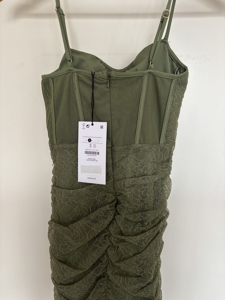 Зелена къса рокля Bershka
