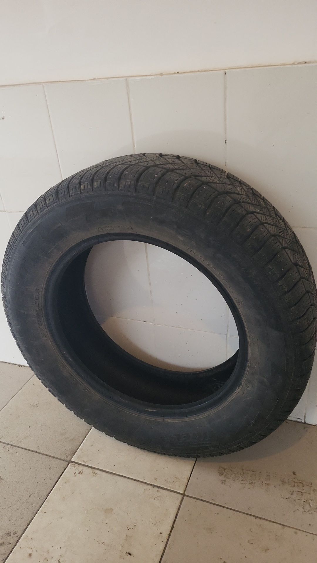 Продам шину зим. Pirelli Б/У комплект