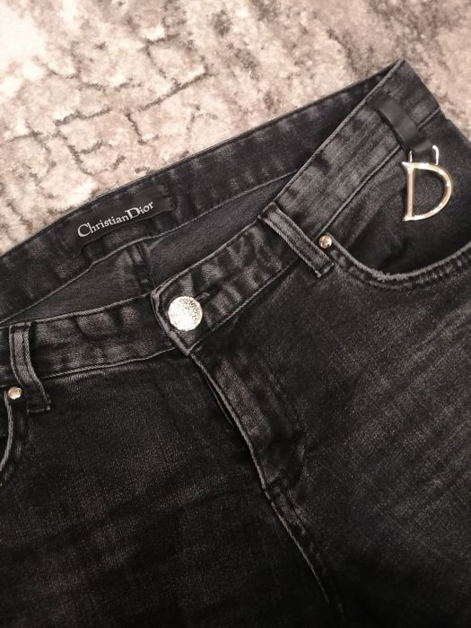Оригинални дънки на Christian Dior