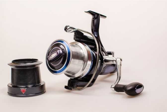 Mulineta XZ10000,  long cast, baitrunner si 10 rulmenti crap si somn