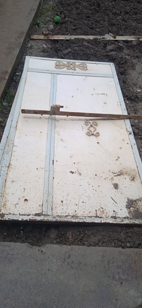 Darvoza sotiladi b.u temir 2.40×2.40