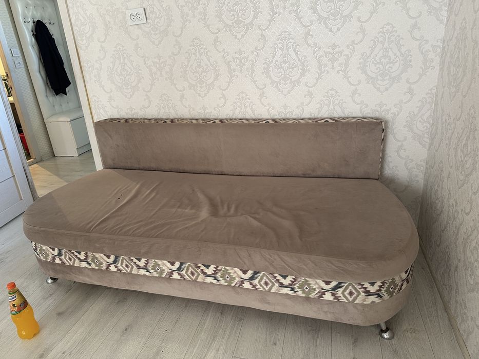 Кровать бежевый бу