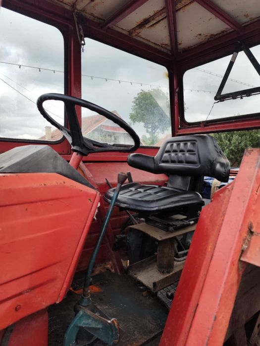 Vand utb 650. cu servo pe danfus tractorul merge foarte bine