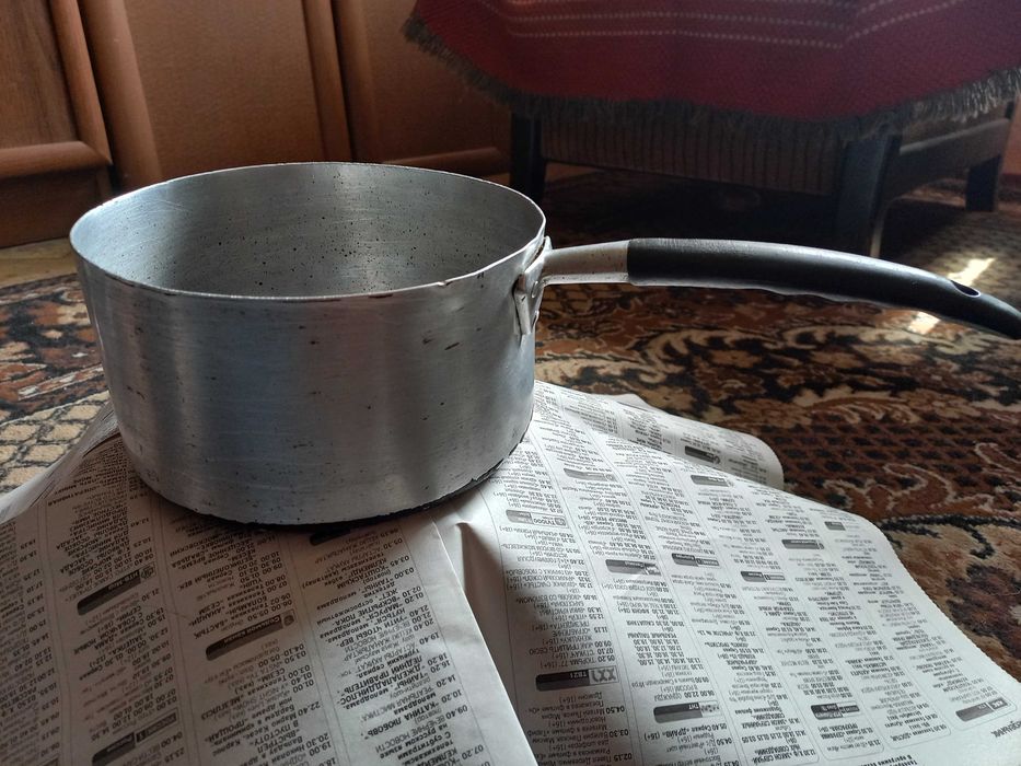 Продам сковороды, ведро, бидон, кастрюли, и много др б/у, недорого.