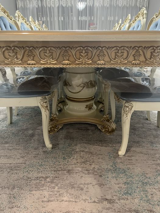 Стол длина 4,5 метр, ширина 1,1метр