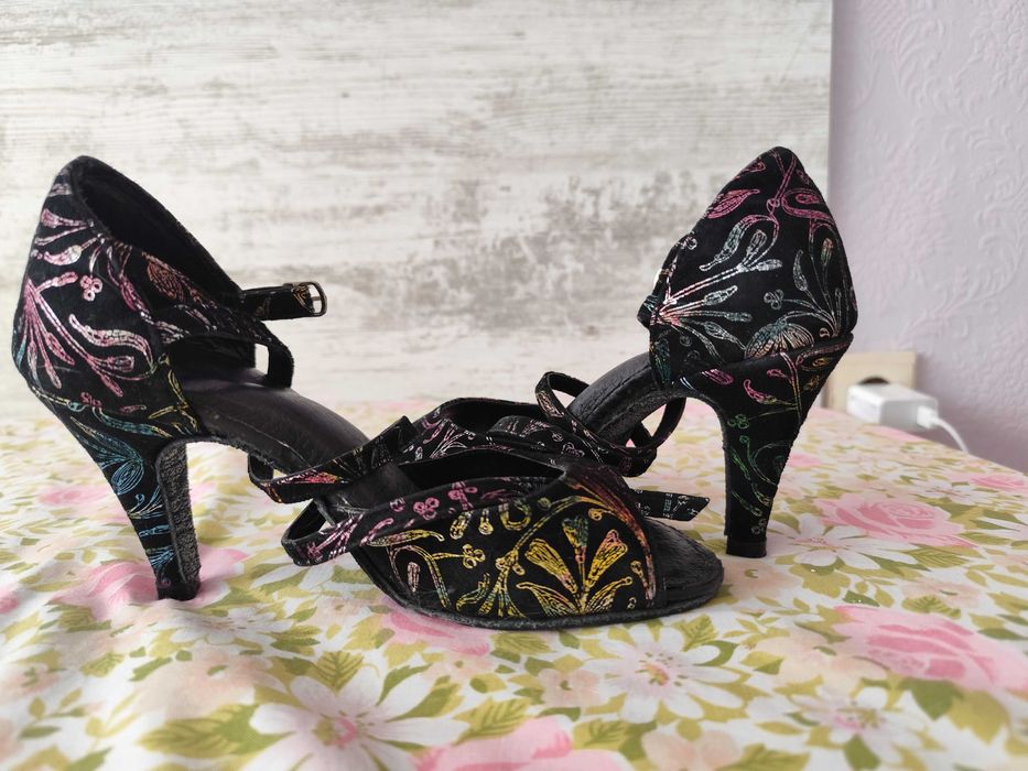 Обувки за салса и бачата