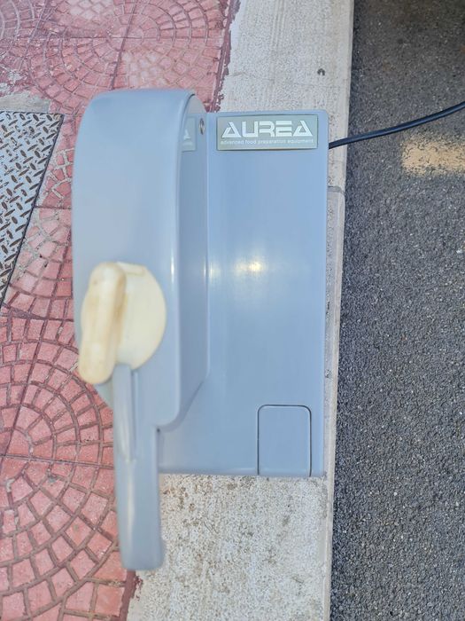 AURA TV 150 robot profesional de taiat zarzavaturi pentru Restaurante