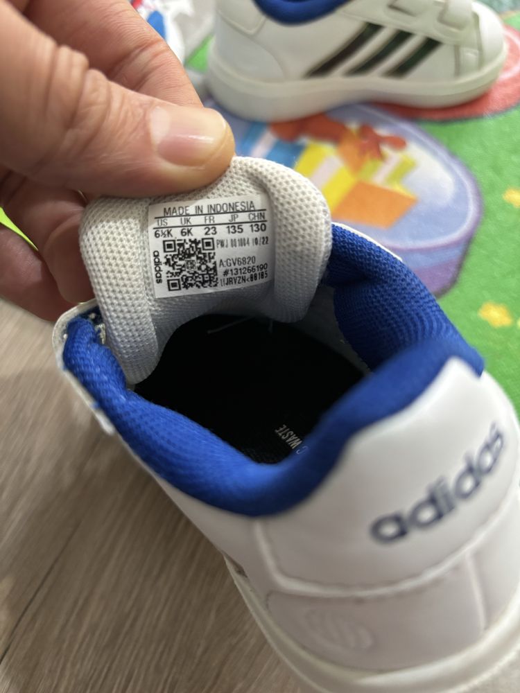 Adidasi Adidas copii