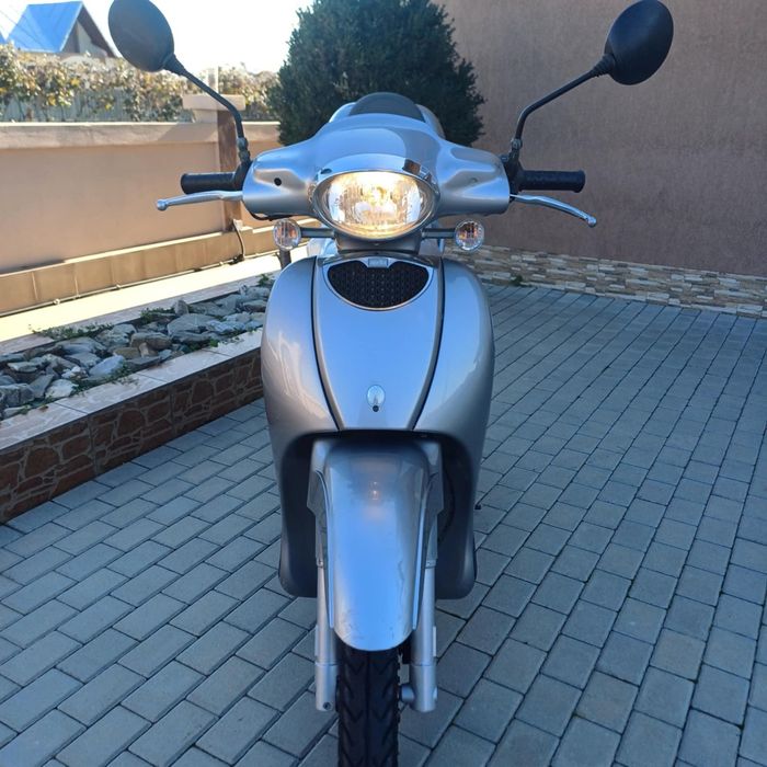 Vând scuter Aprilia Scarabeo 50 cm 4p timpi
