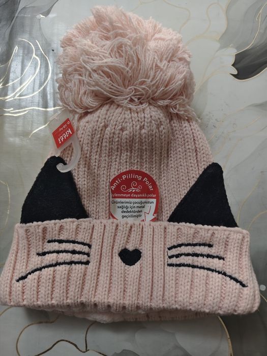 Шапочка на девочку новая