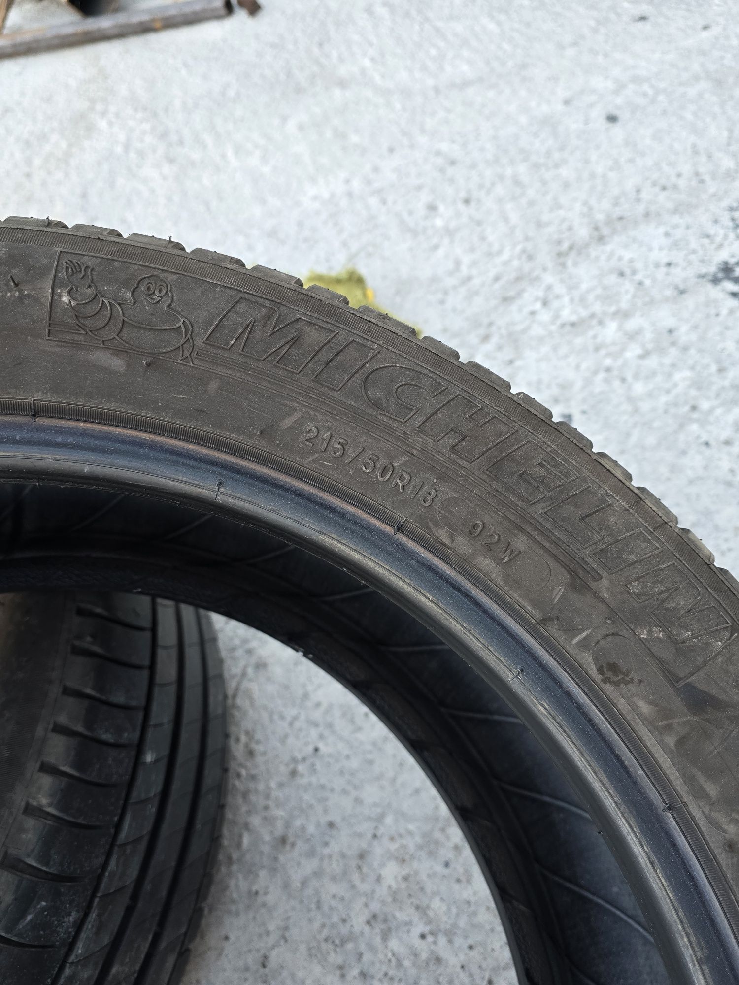 2 Броя 215/50/18 Michelin 5,2mm 2020DOT