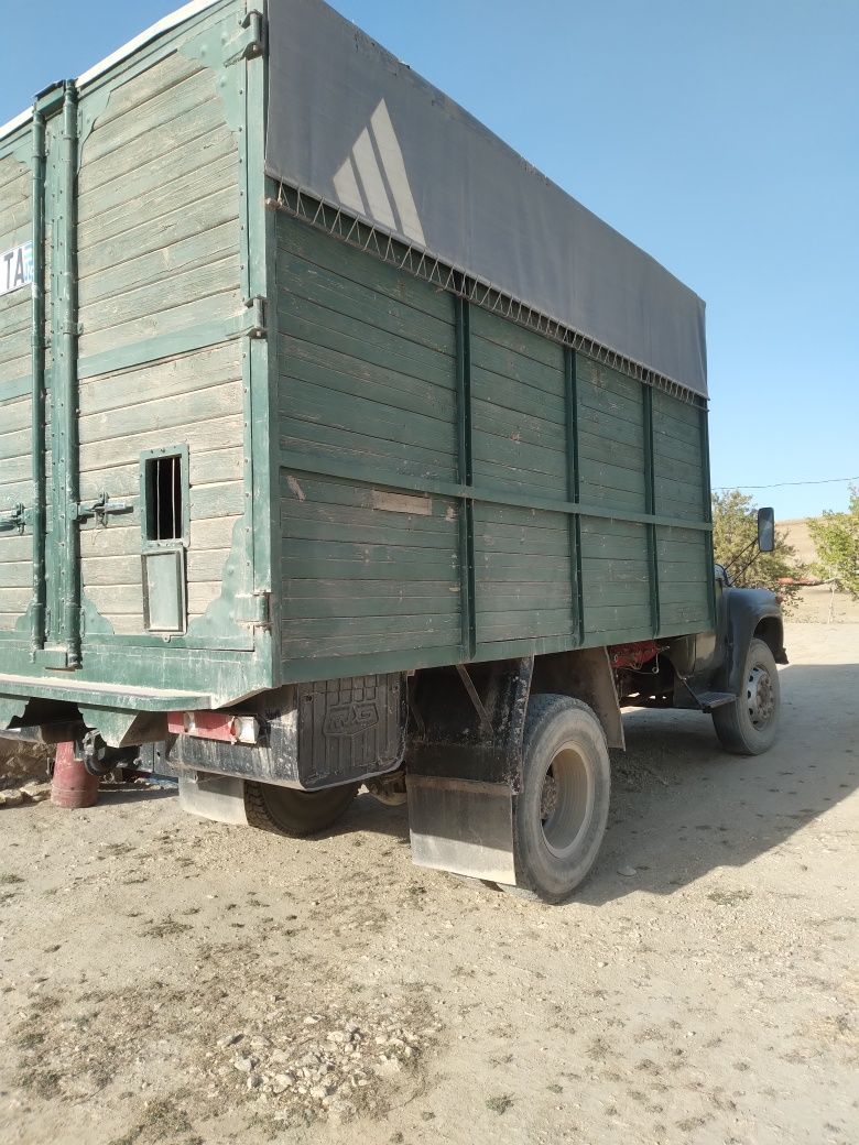 Zil130 soladi xolati zo'r yurib turbdi narxni kelishimiz