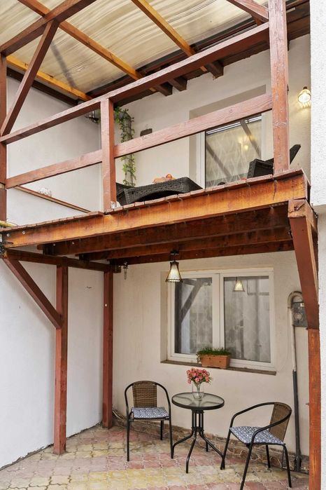 Apartament la casa de inchiriat