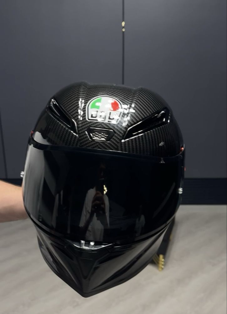 AGV shlem carboniviy stilda!