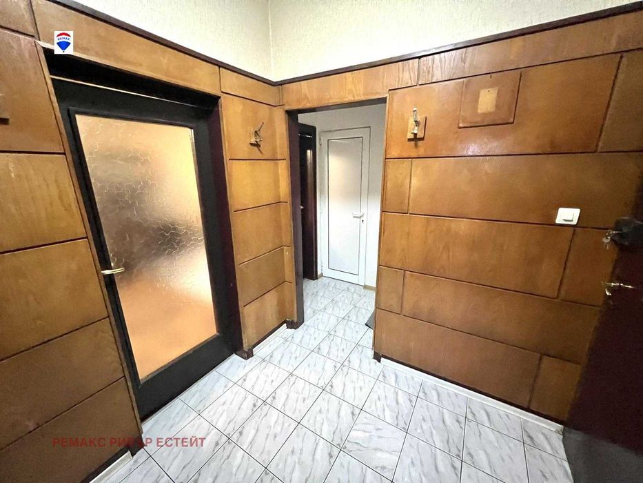 Продава се Тристаен апартамент в Русе, Център - 78 кв.м за 1794 €/кв.м - Снимка #12