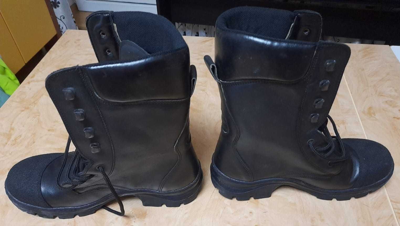 Vând bocanci protecție, NOI, neutilizați, mărimea 42.