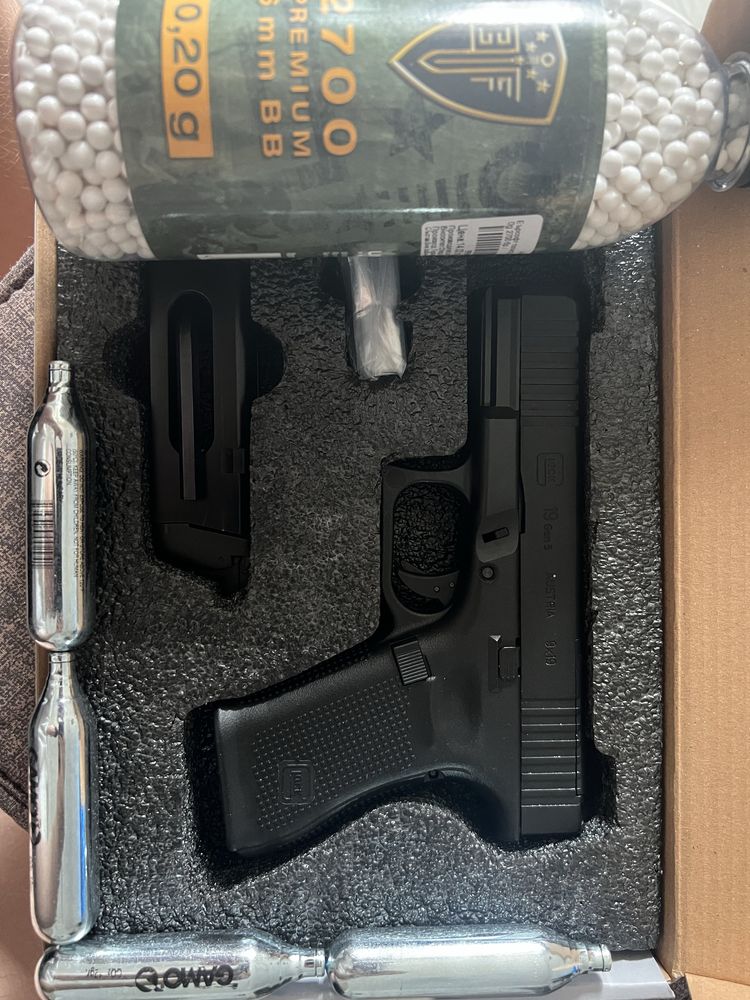 Самозащита и еърсофт пистолет GLOCK 19 GEN 5