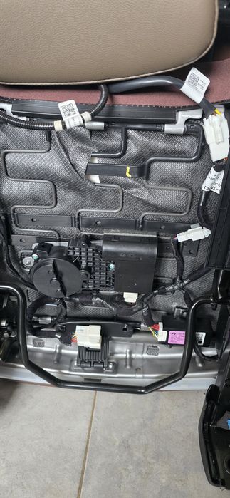 Bancheta Hyundai Santa Fe dupa 2020 -Piele perforată Maro/Incalzire