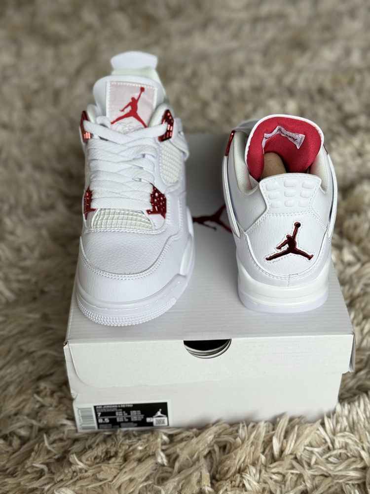Air Jordan 4 Retro Metallic Red White