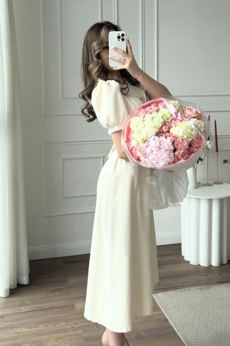 Молочно белое платье, в отличном состояний