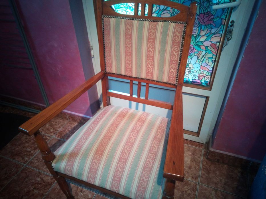 de  vanzare   scaun   art-decor  !!!