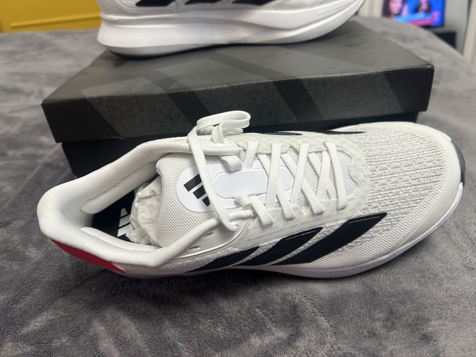 Vand adidași Adidas ,marimea 42,5