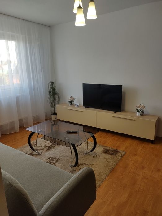 Închiriez apartament 2 camere, zona Intim,Aleea Făget.