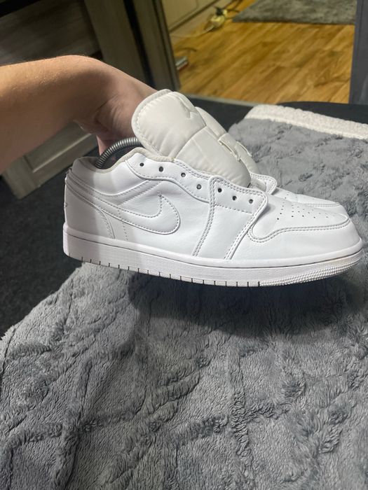 Продаю Air Jordan 1 Low white