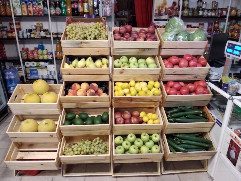 Стъпаловидни стелажи за магазини и плод и зеленчук