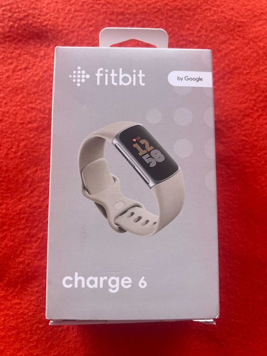 Смарт Часовник Fitbit Charge 6 (цвят порцелан) – 250 лв, California