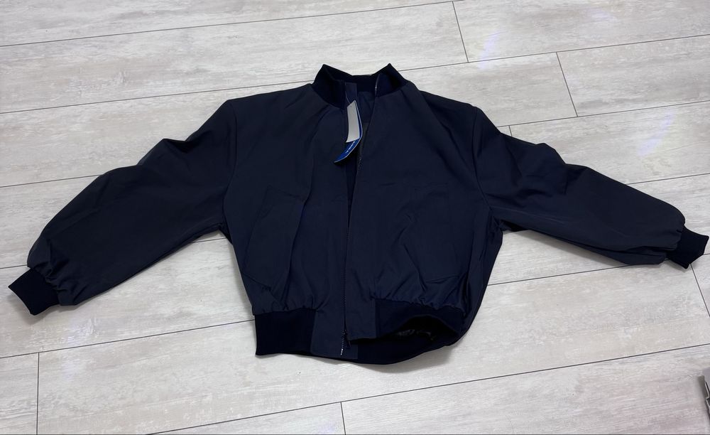 Темно синии бомбер