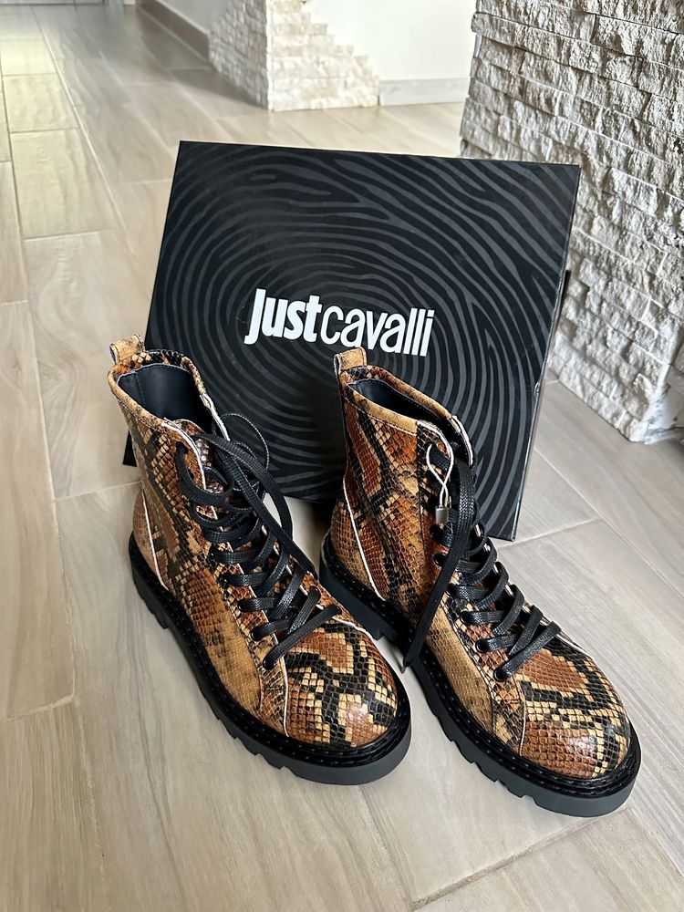 Нови оригинални обувки Just Cavalli