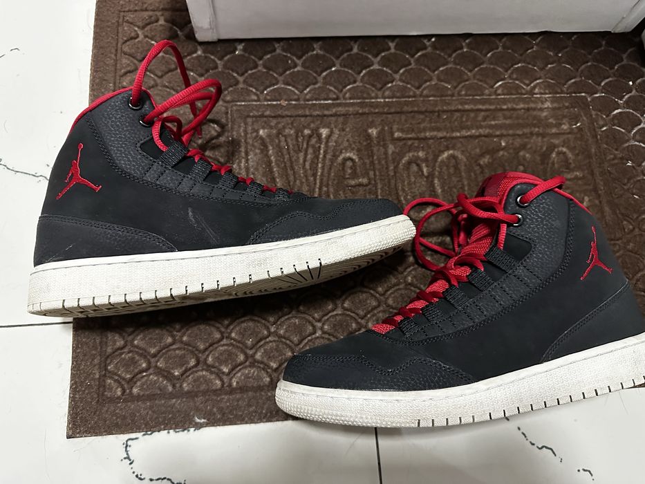 Jordan Executive Black/Red