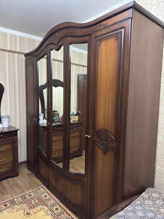 Продам спальный гарнитур