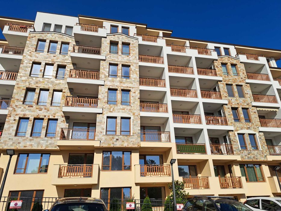 Дава се под наем Двустаен апартамент в к.к. Св.Св. Константин и Елена - 76 кв.м за 612 € - Снимка #15