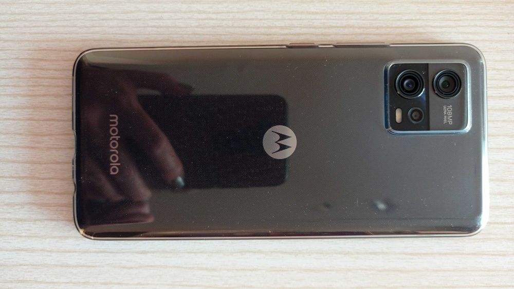 Motorola G72 256 GB със счупен екран + подарък гръб и адаптер