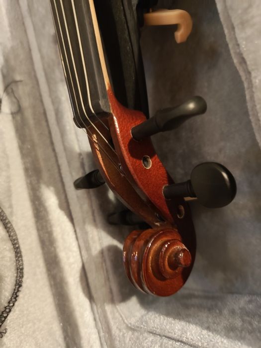 Vând Vioară Impecabila